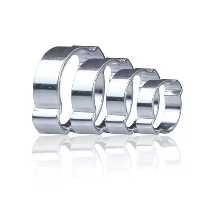 Vérifiez si la combinaison de tuyaux souples et durs est serrée avant d'utiliser le collier de serrage